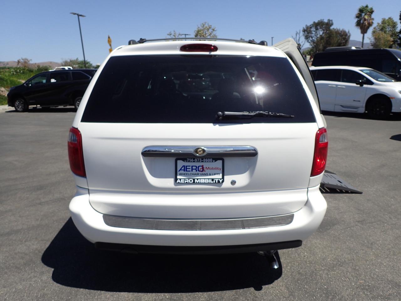2005 Chrysler Town & Country Touring Anaheim CA