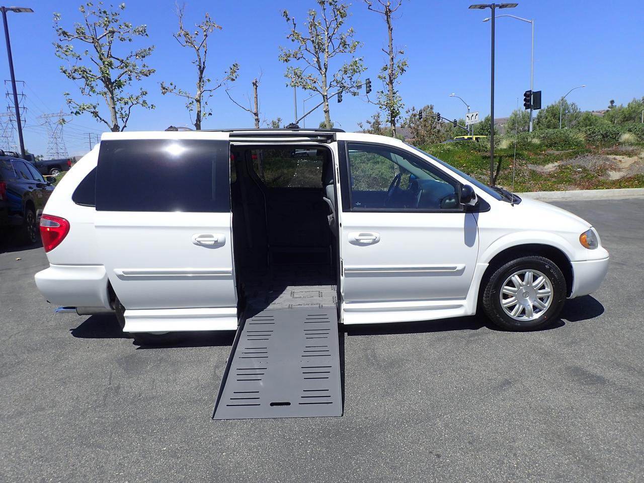 2005 Chrysler Town & Country Touring Anaheim CA