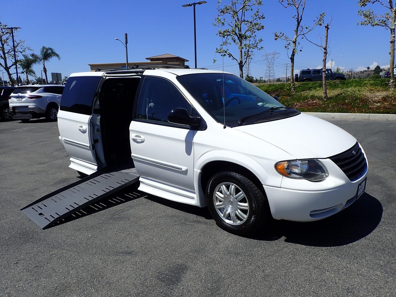 2005 Chrysler Town & Country Touring Anaheim CA