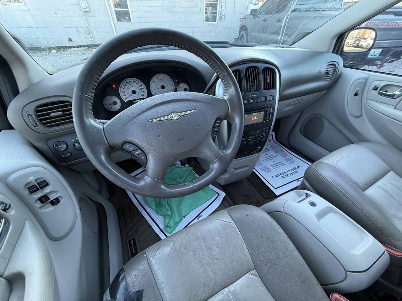 2005 Chrysler Town &amp; Country Touring Crestwood KY