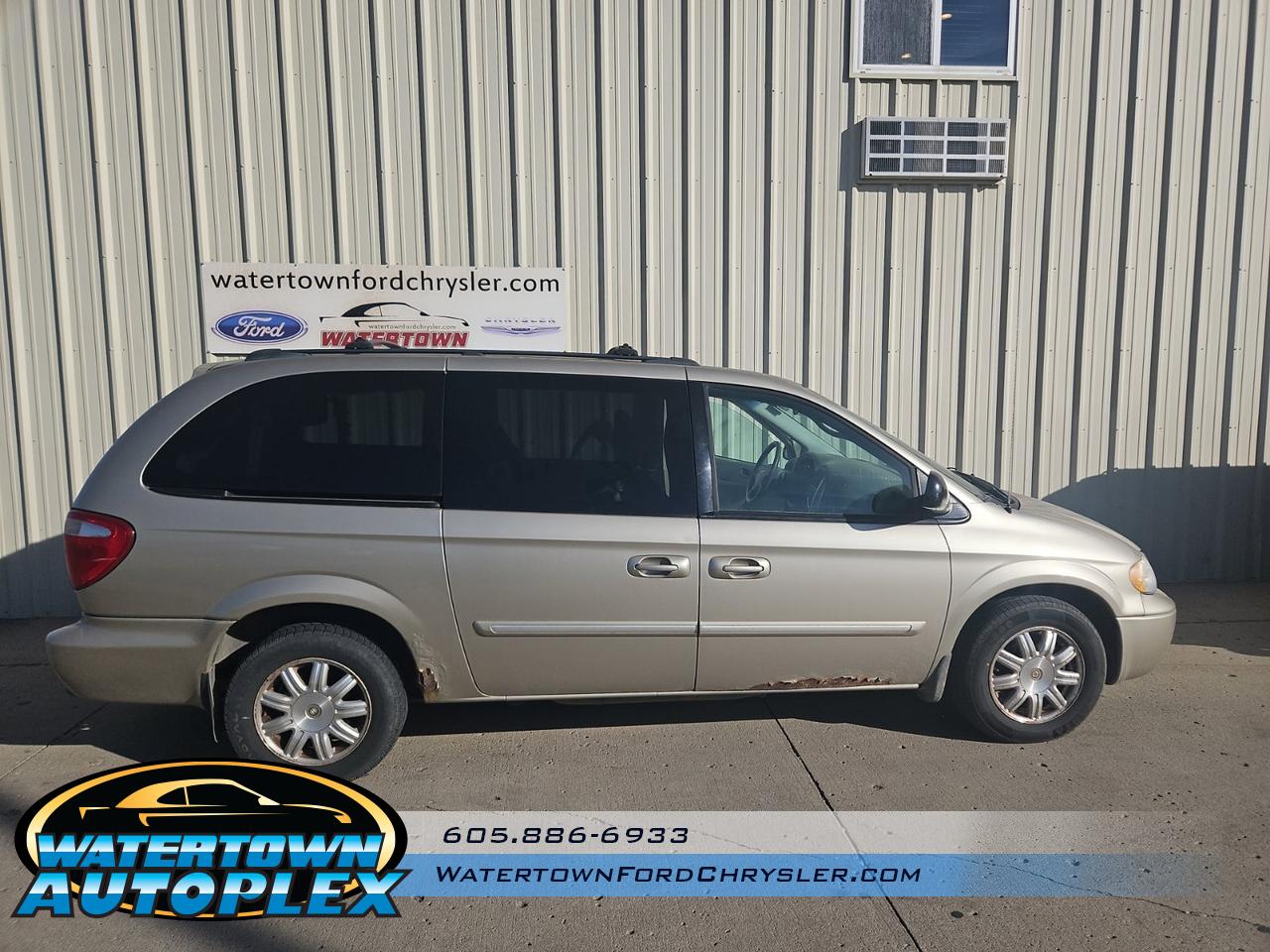 2005 Chrysler Town &amp; Country