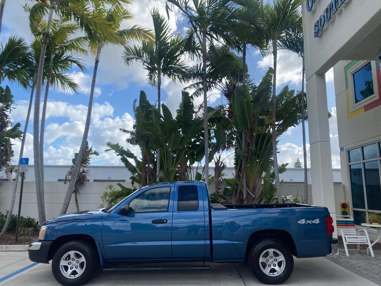 2005 Dodge Dakota SLT LOW MILES 69,842 4WD CLUB Pompano Beach FL