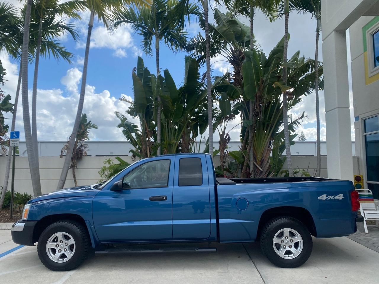 2005 Dodge Dakota SLT LOW MILES 69,842 4WD CLUB Pompano Beach FL