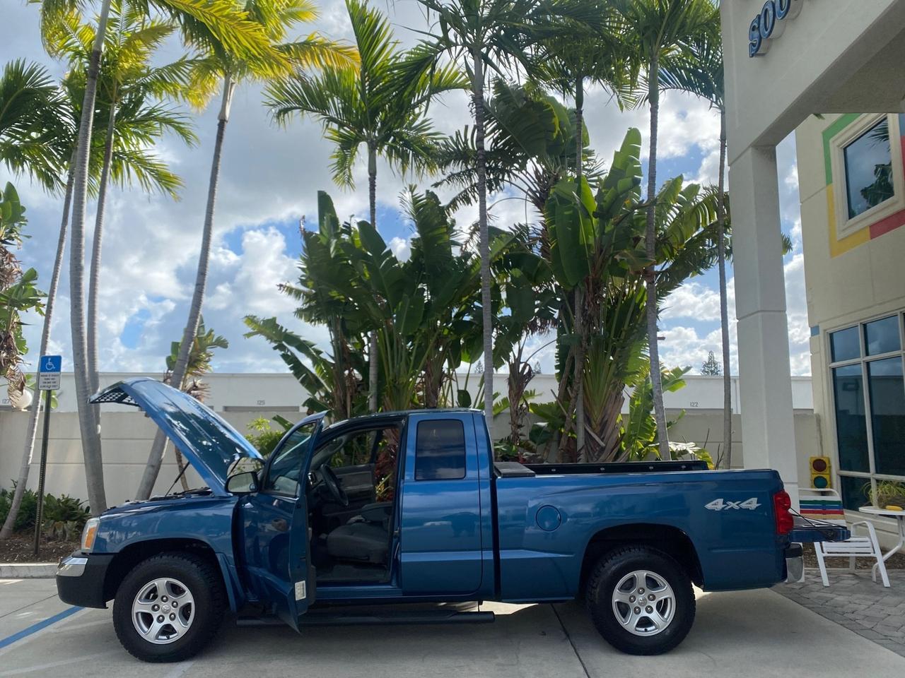 2005 Dodge Dakota SLT LOW MILES 69,842 4WD CLUB Pompano Beach FL