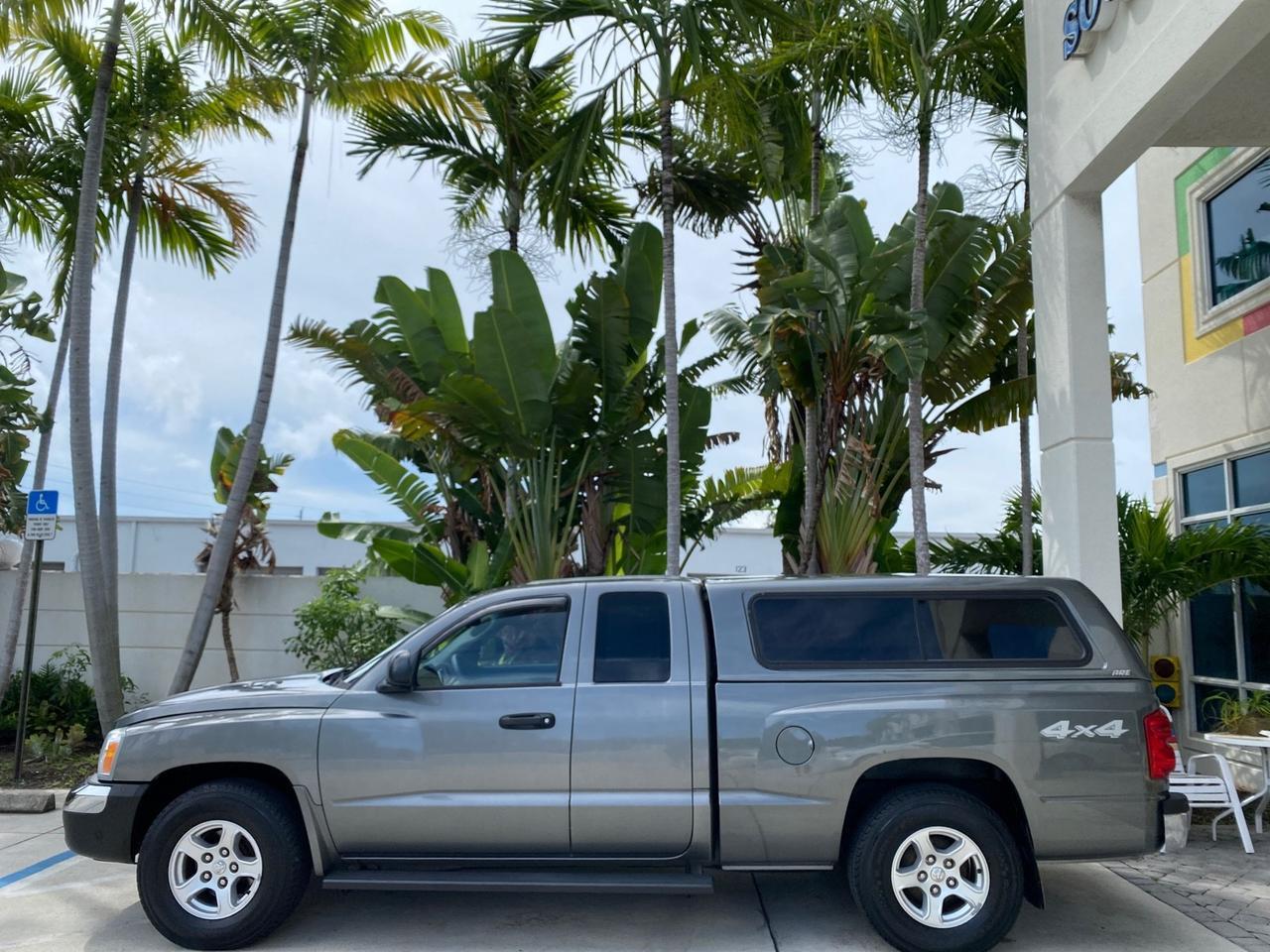 2005 Dodge Dakota SLT LOW MILES 70,362 4WD Pompano Beach FL