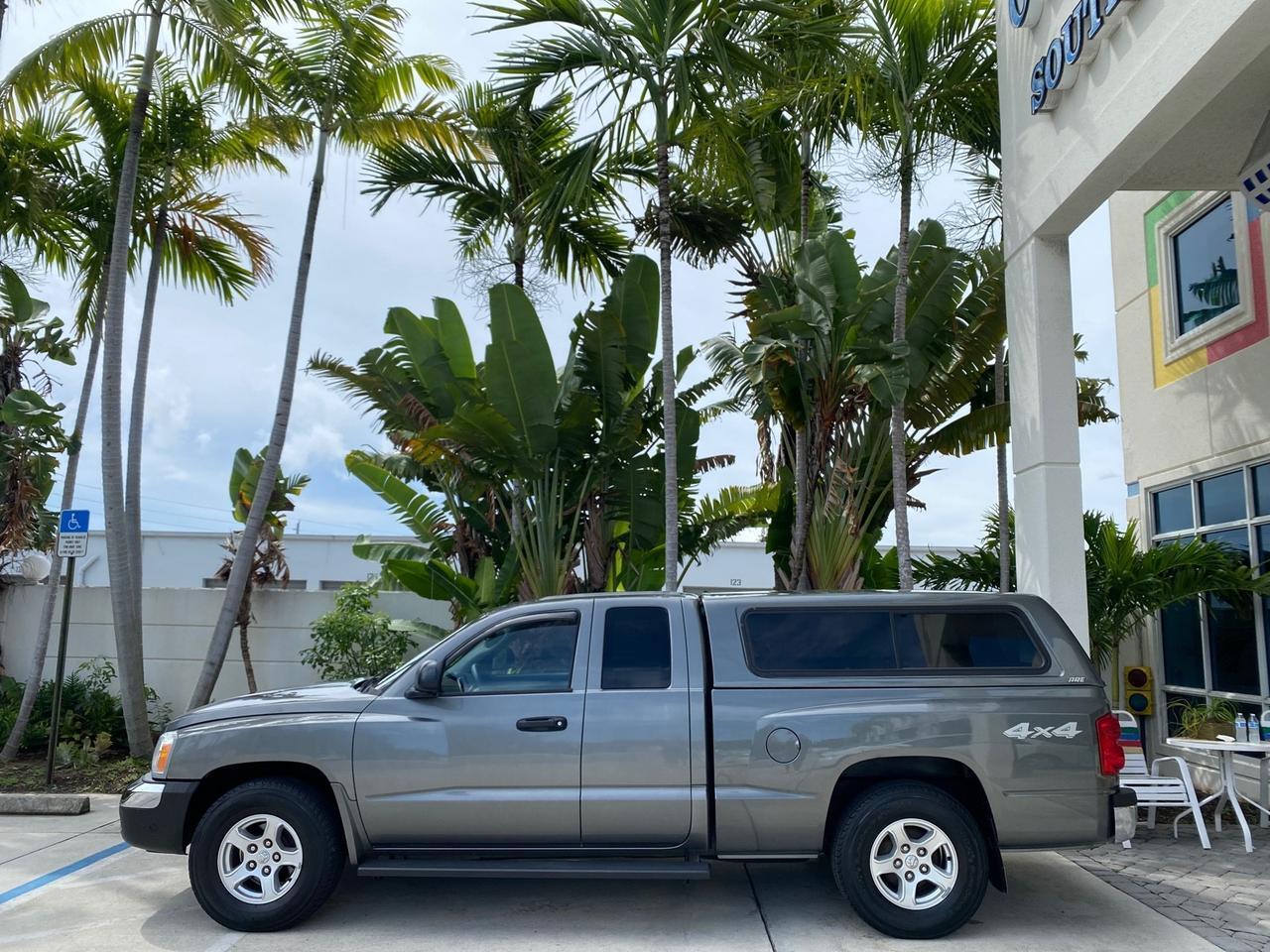 2005 Dodge Dakota SLT LOW MILES 70,362 4WD Pompano Beach FL