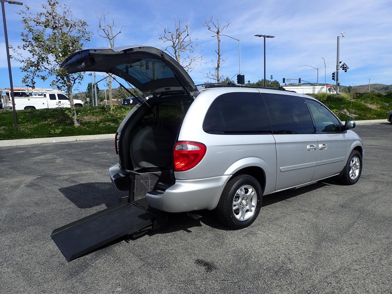 2005 Dodge Grand Caravan SE