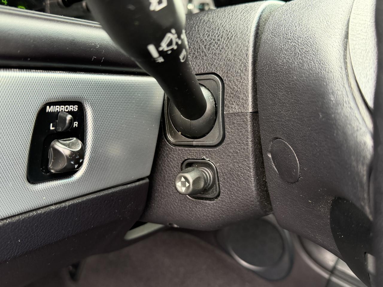 2005 FORD THUNDERBIRD PREMIUM Connellsville PA