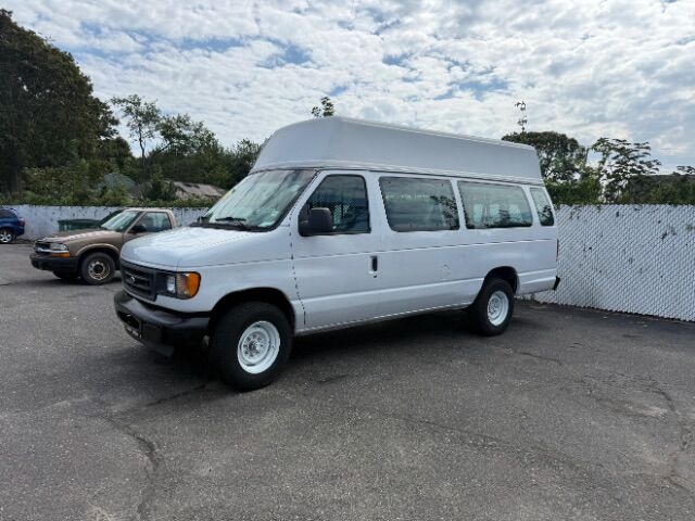 2005 Ford E-350 Super Duty XL | XLT