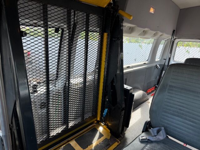 2005 Ford E-350 Super Duty XL | XLT East Islip NY