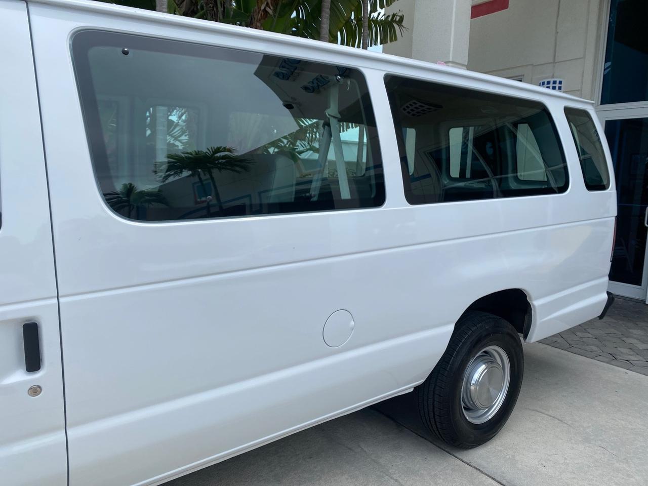 2005 Ford Econoline Wagon 5 PASSENGER XL LOW MILES 49,408 Pompano Beach FL