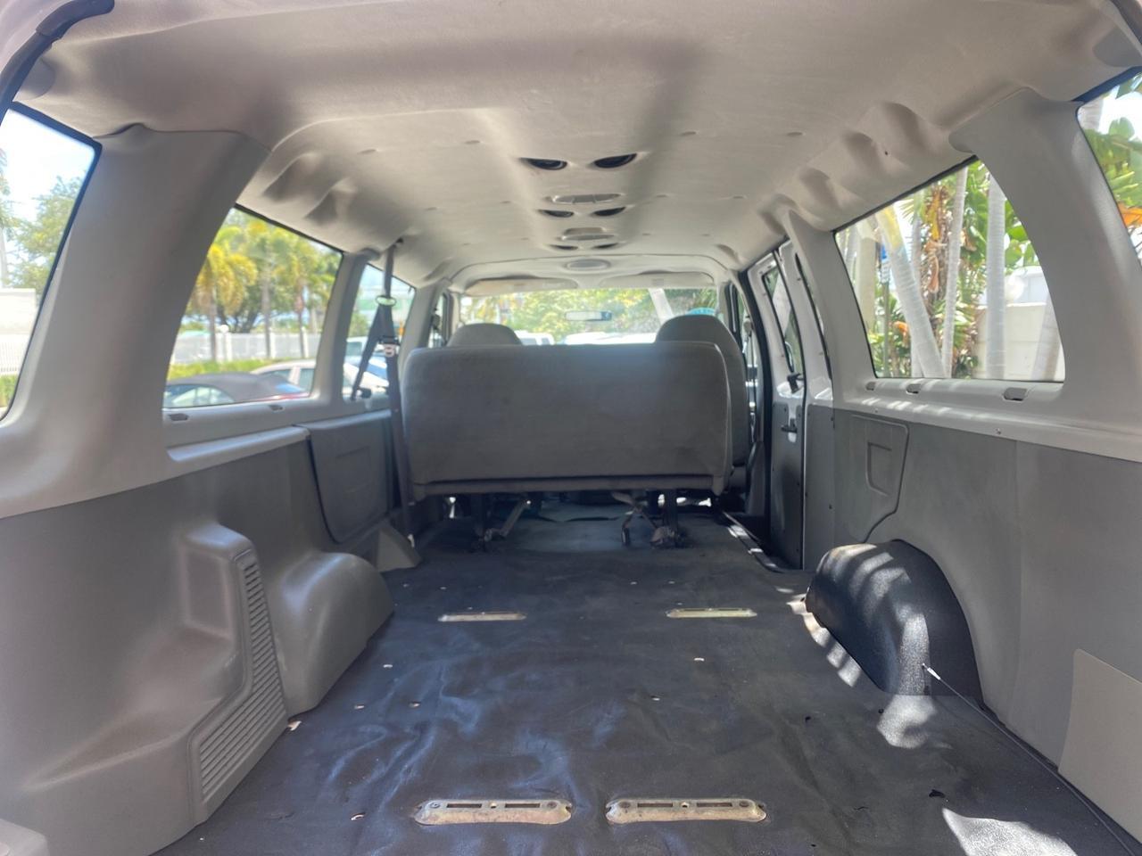 2005 Ford Econoline Wagon 5 PASSENGER XL LOW MILES 49,408 Pompano Beach FL