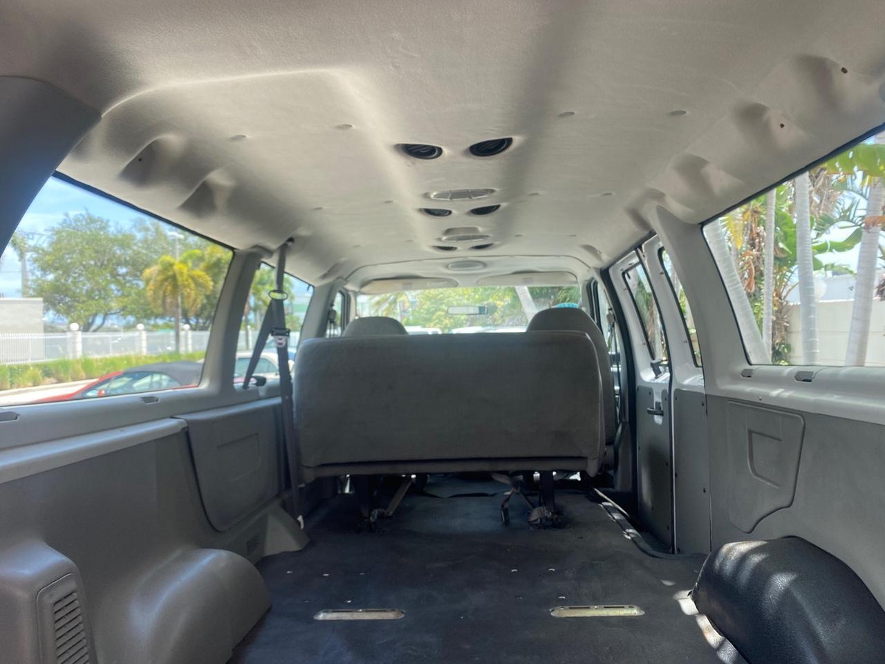 2005 Ford Econoline Wagon 5 PASSENGER XL LOW MILES 49,408 Pompano Beach FL