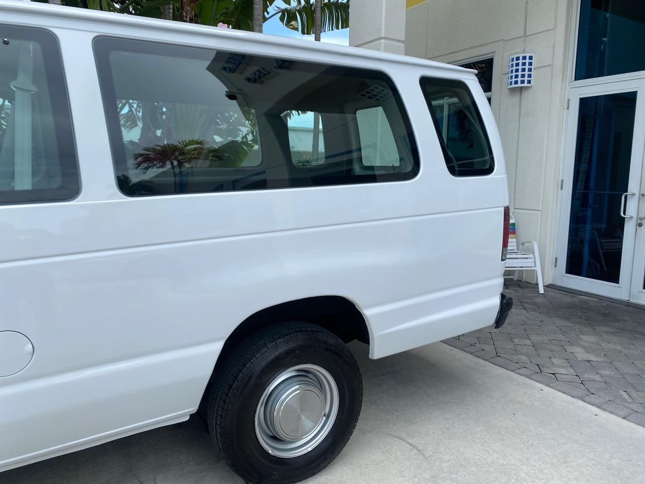 2005 Ford Econoline Wagon 5 PASSENGER XL LOW MILES 49,408 Pompano Beach FL