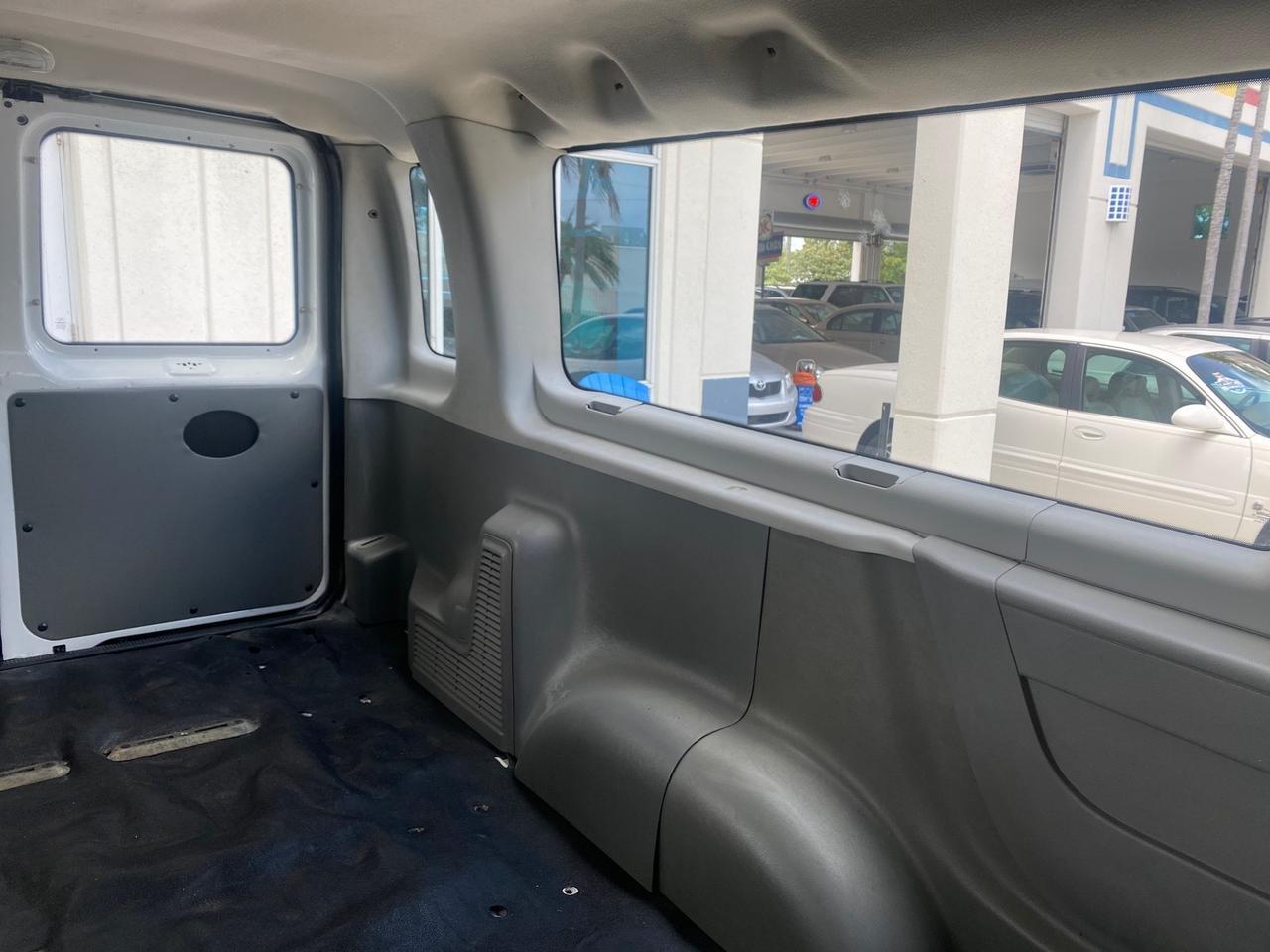2005 Ford Econoline Wagon 5 PASSENGER XL LOW MILES 49,408 Pompano Beach FL