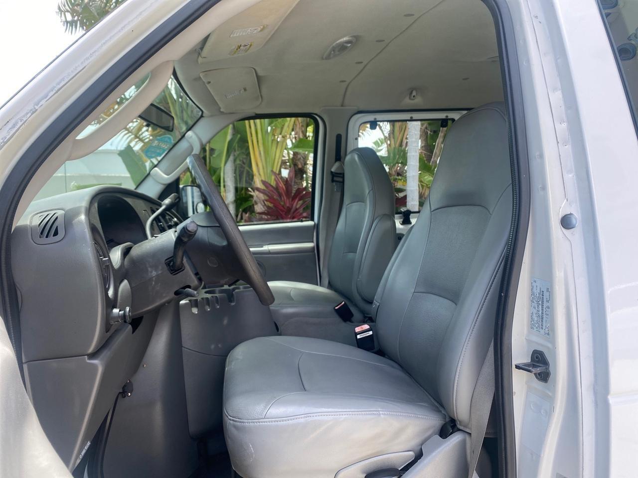 2005 Ford Econoline Wagon 5 PASSENGER XL LOW MILES 49,408 Pompano Beach FL