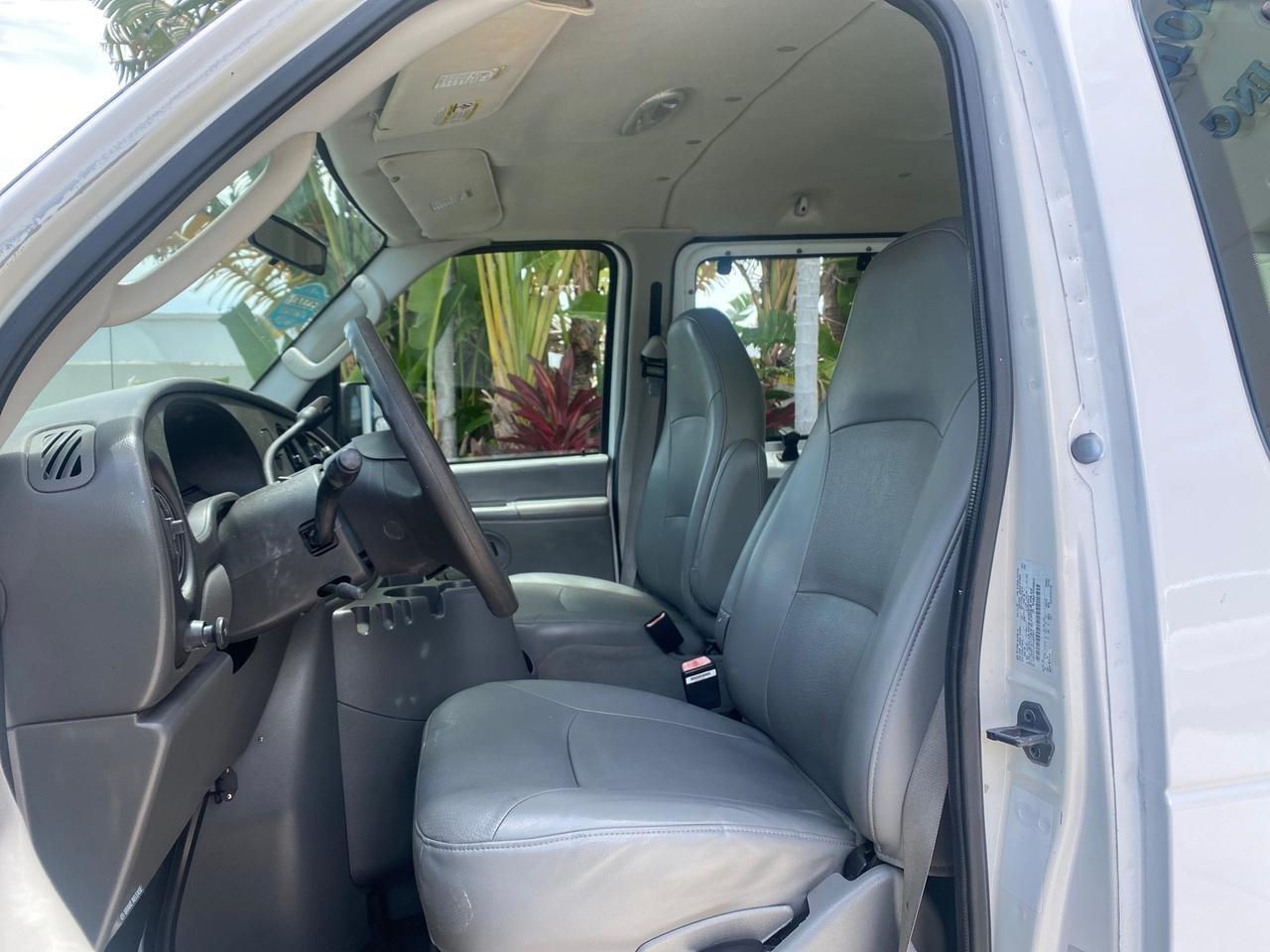 2005 Ford Econoline Wagon 5 PASSENGER XL LOW MILES 49,408 Pompano Beach FL
