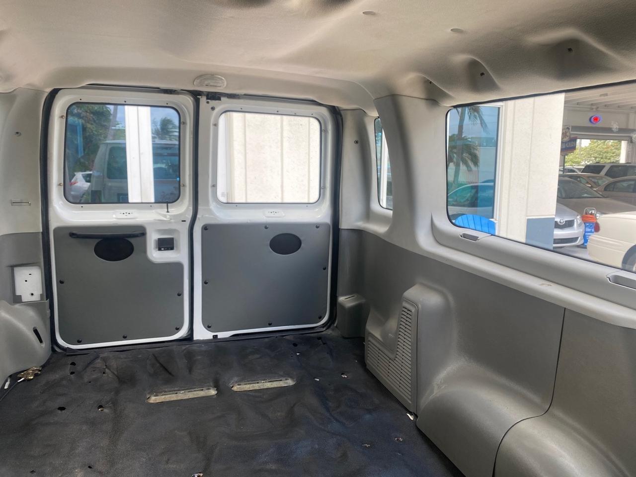 2005 Ford Econoline Wagon 5 PASSENGER XL LOW MILES 49,408 Pompano Beach FL