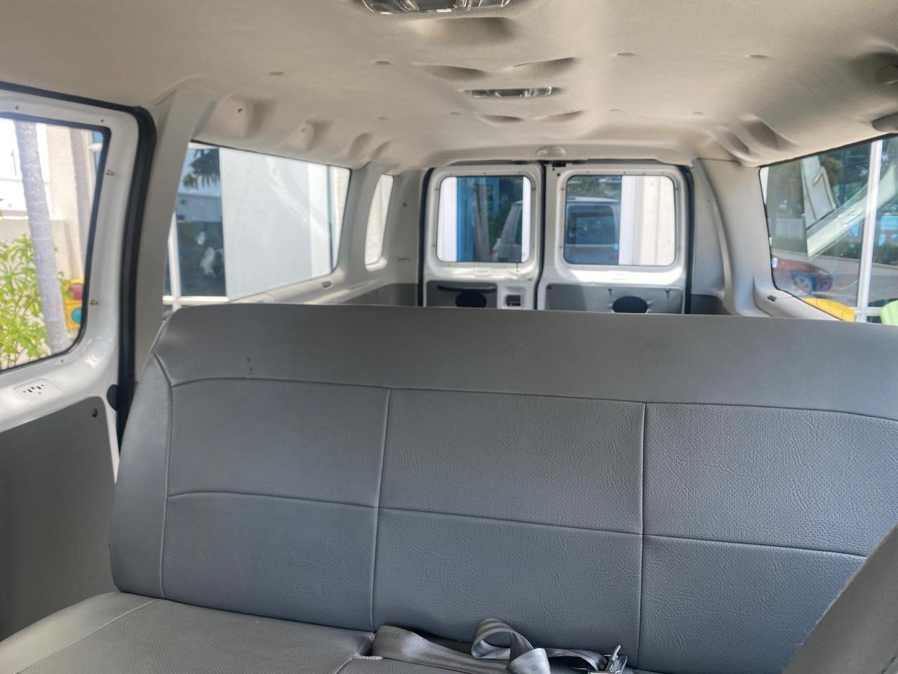 2005 Ford Econoline Wagon 5 PASSENGER XL LOW MILES 49,408 Pompano Beach FL