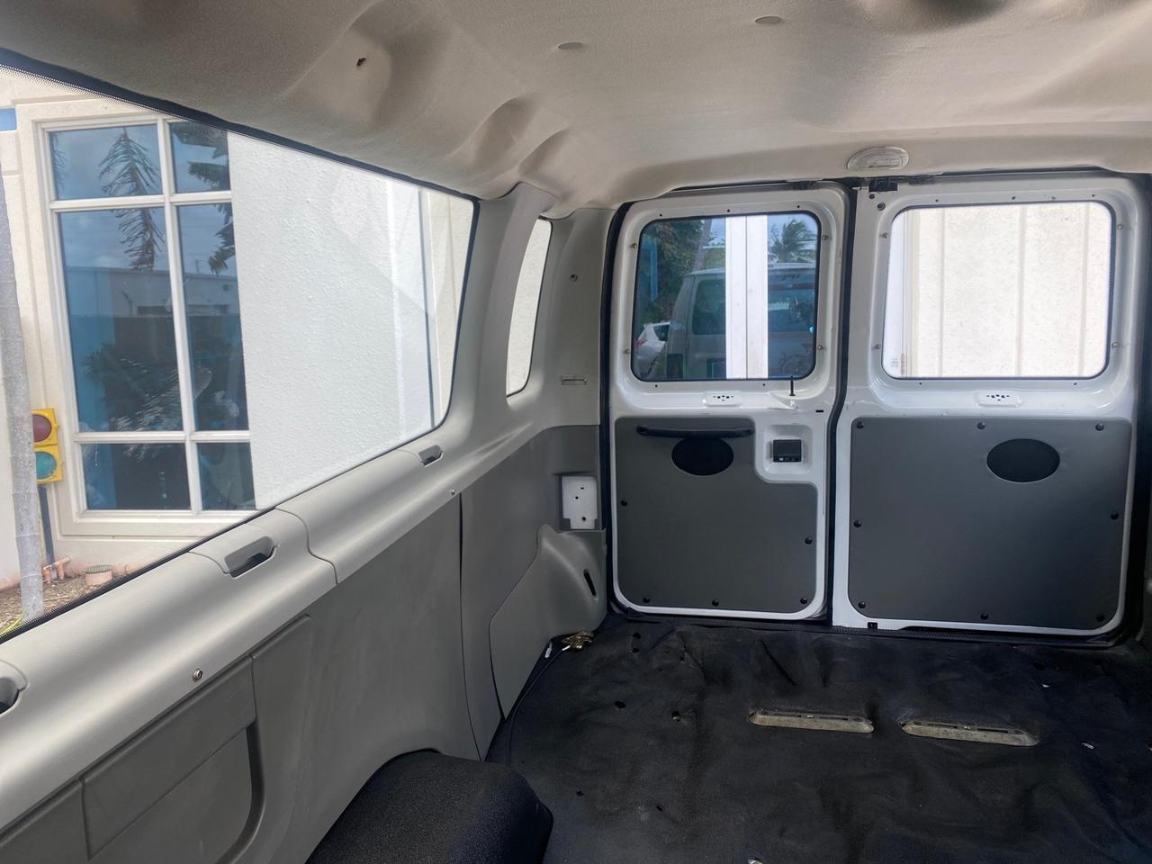 2005 Ford Econoline Wagon 5 PASSENGER XL LOW MILES 49,408 Pompano Beach FL