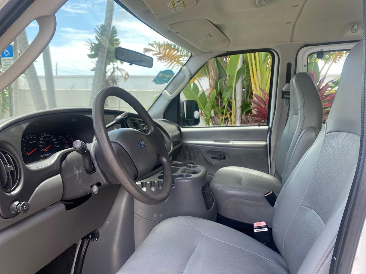 2005 Ford Econoline Wagon 5 PASSENGER XL LOW MILES 49,408 Pompano Beach FL