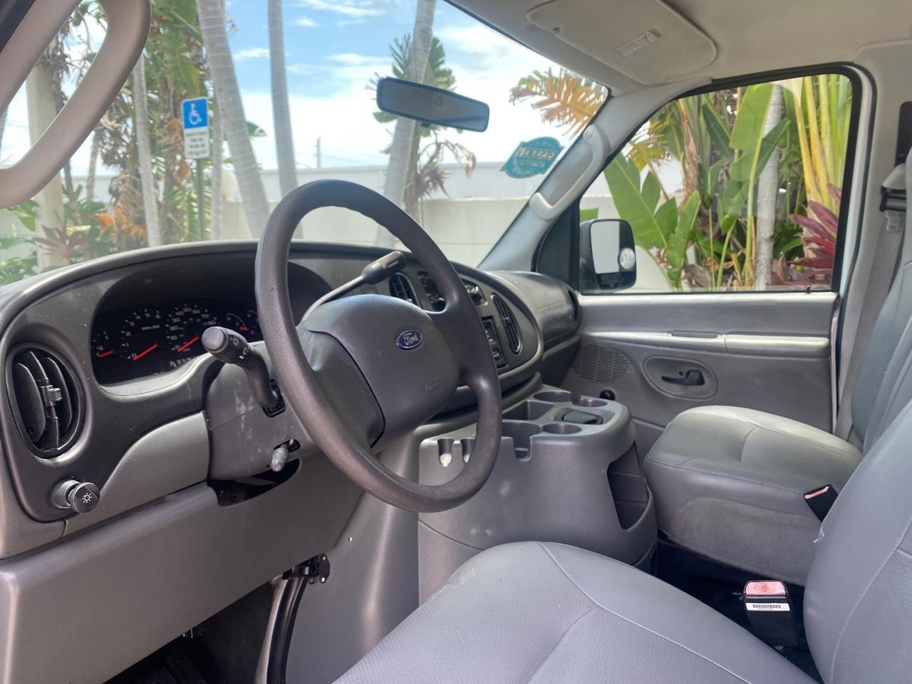 2005 Ford Econoline Wagon 5 PASSENGER XL LOW MILES 49,408 Pompano Beach FL