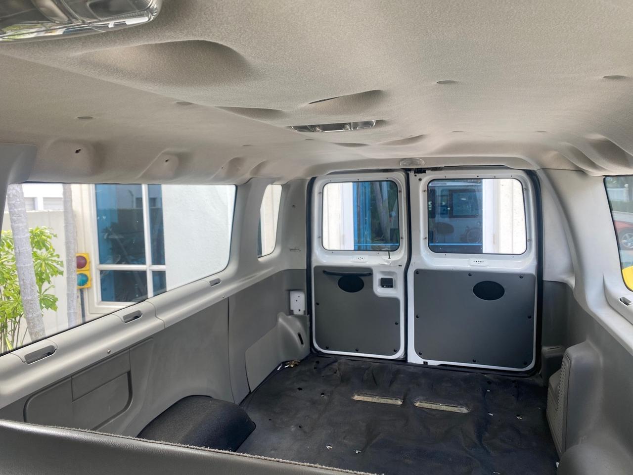 2005 Ford Econoline Wagon 5 PASSENGER XL LOW MILES 49,408 Pompano Beach FL