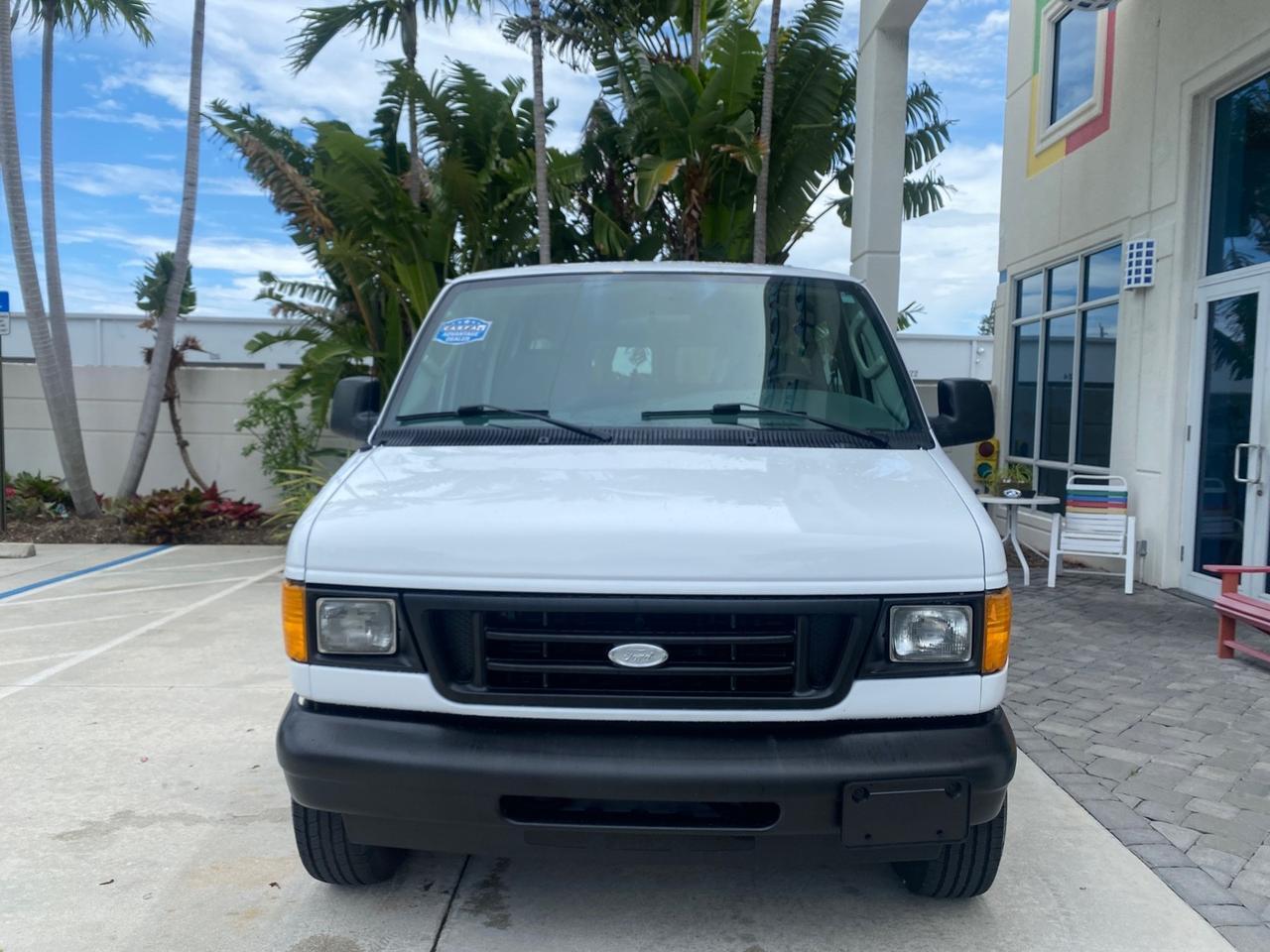 2005 Ford Econoline Wagon 5 PASSENGER XL LOW MILES 49,408 Pompano Beach FL