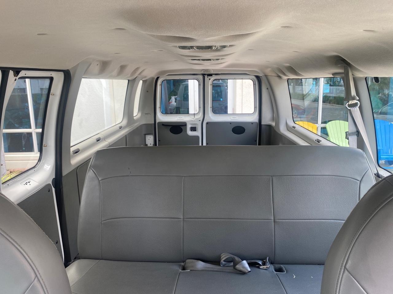 2005 Ford Econoline Wagon 5 PASSENGER XL LOW MILES 49,408 Pompano Beach FL