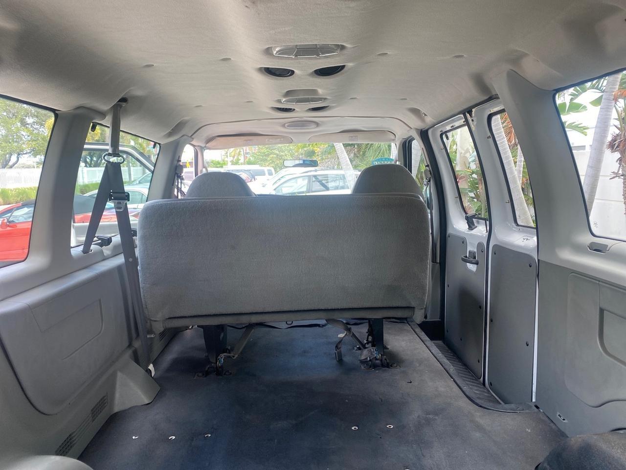2005 Ford Econoline Wagon 5 PASSENGER XL LOW MILES 49,408 Pompano Beach FL