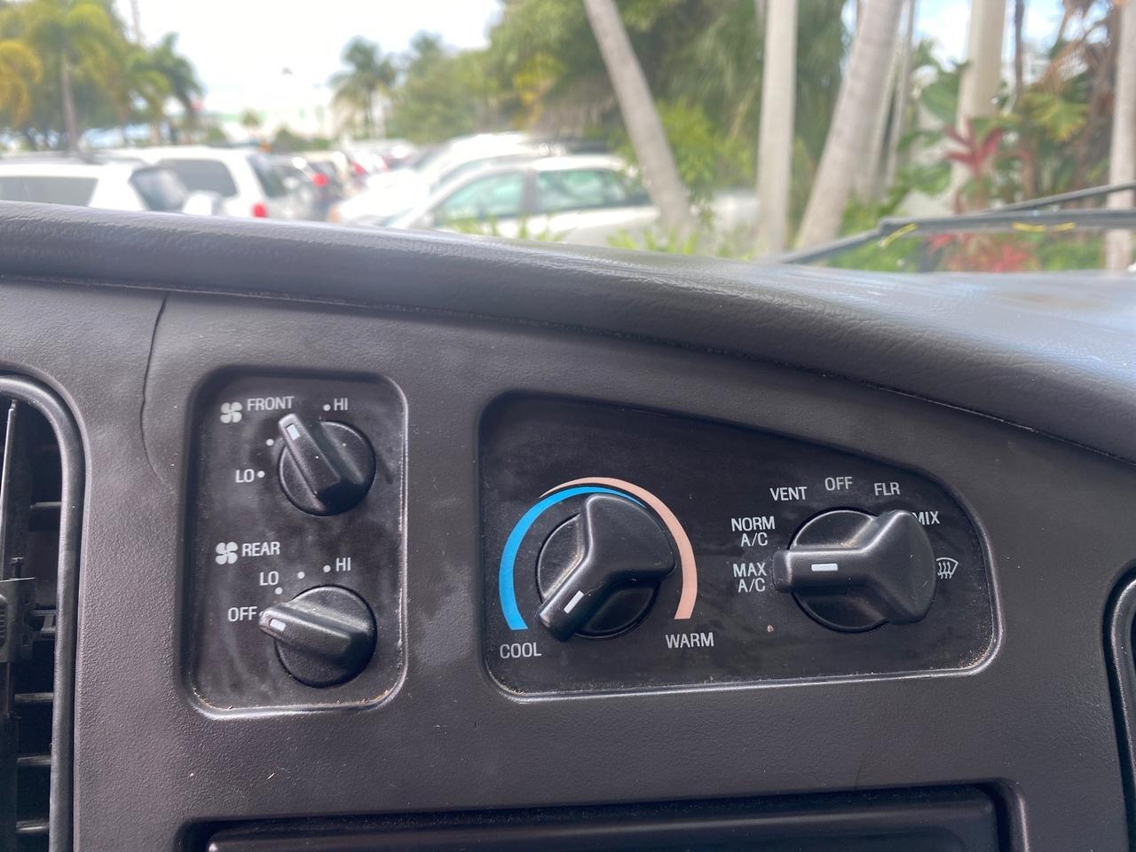 2005 Ford Econoline Wagon 5 PASSENGER XL LOW MILES 49,408 Pompano Beach FL