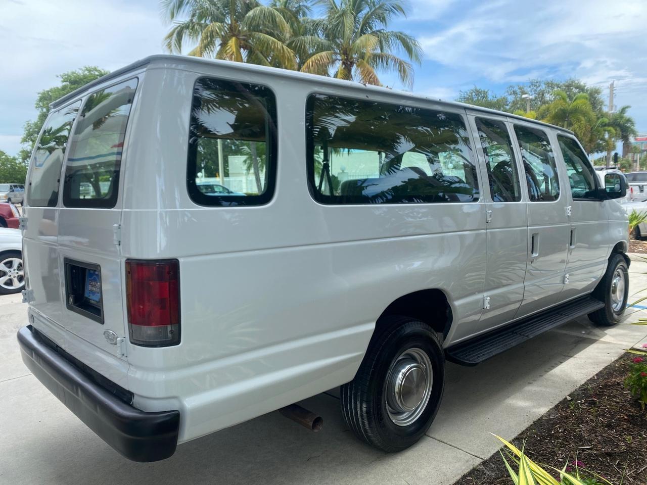 2005 Ford Econoline Wagon 5 PASSENGER XL LOW MILES 49,408 Pompano Beach FL