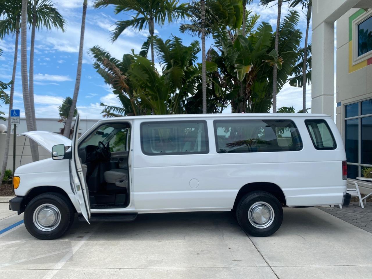 2005 Ford Econoline Wagon 5 PASSENGER XL LOW MILES 49,408 Pompano Beach FL