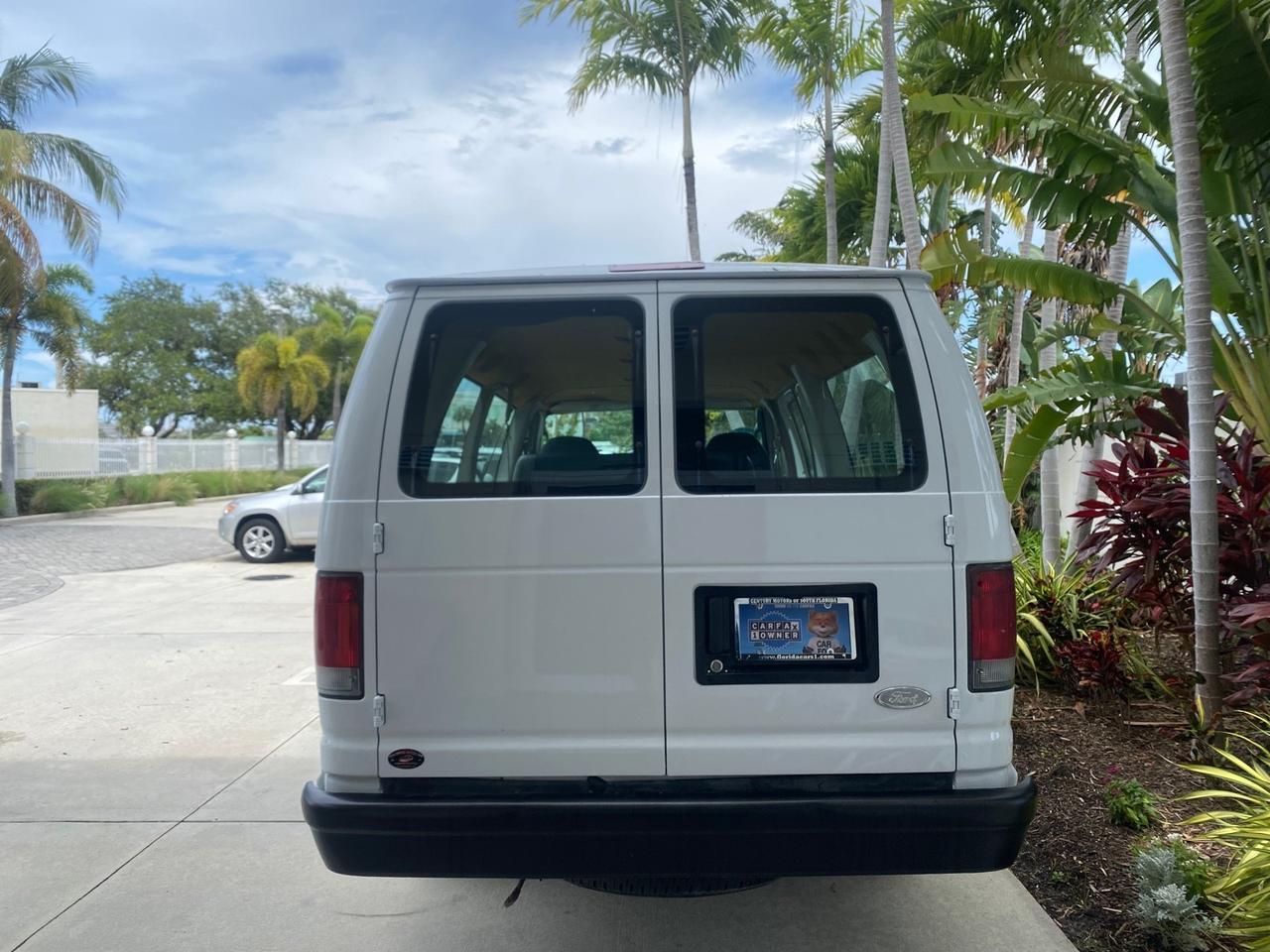 2005 Ford Econoline Wagon 5 PASSENGER XL LOW MILES 49,408 Pompano Beach FL
