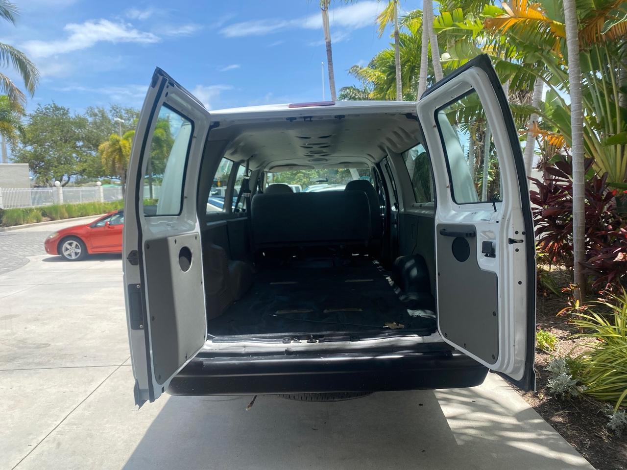 2005 Ford Econoline Wagon 5 PASSENGER XL LOW MILES 49,408 Pompano Beach FL
