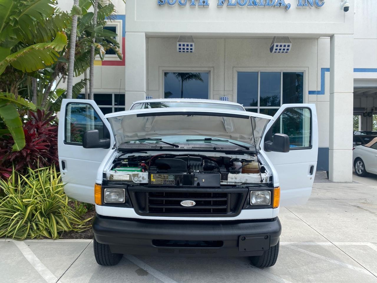 2005 Ford Econoline Wagon 5 PASSENGER XL LOW MILES 49,408 Pompano Beach FL