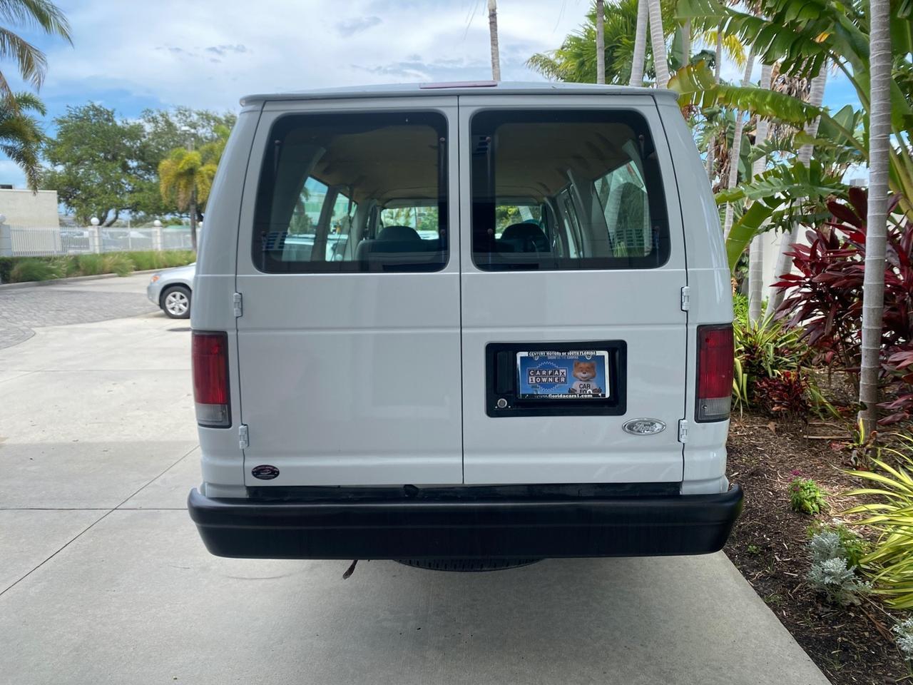 2005 Ford Econoline Wagon 5 PASSENGER XL LOW MILES 49,408 Pompano Beach FL