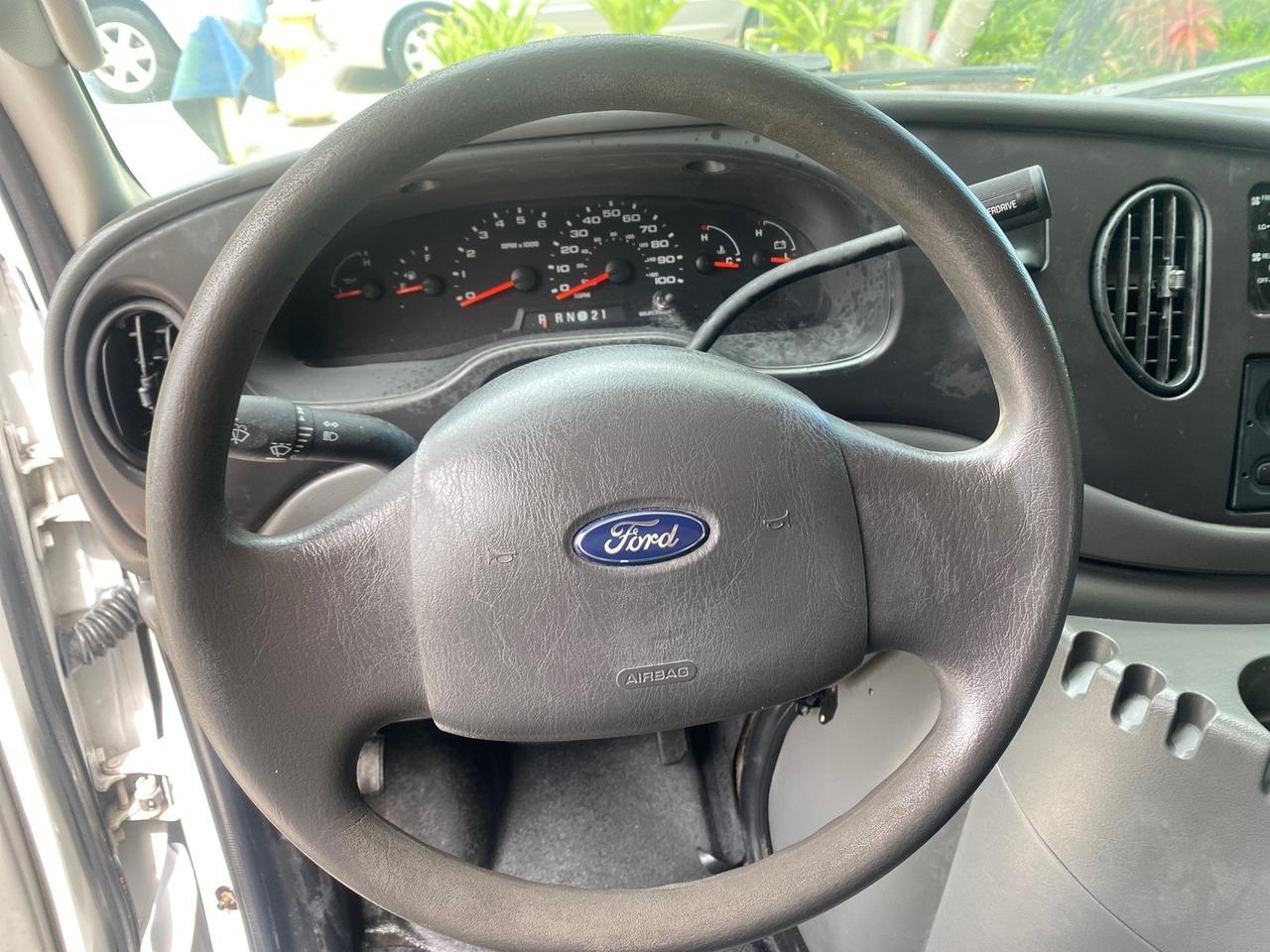 2005 Ford Econoline Wagon 5 PASSENGER XL LOW MILES 49,408 Pompano Beach FL