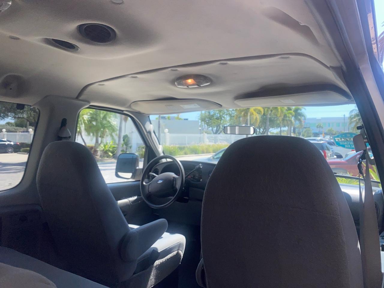 2005 Ford Econoline Wagon XLT E350 15 PASS LOW MILES 64,510 Pompano Beach FL