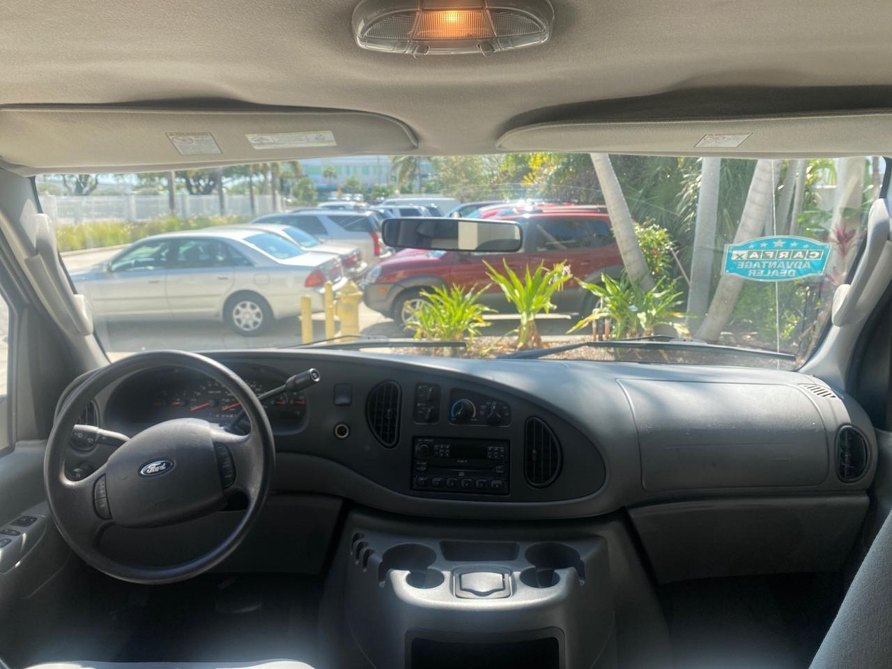 2005 Ford Econoline Wagon XLT E350 15 PASS LOW MILES 64,510 Pompano Beach FL