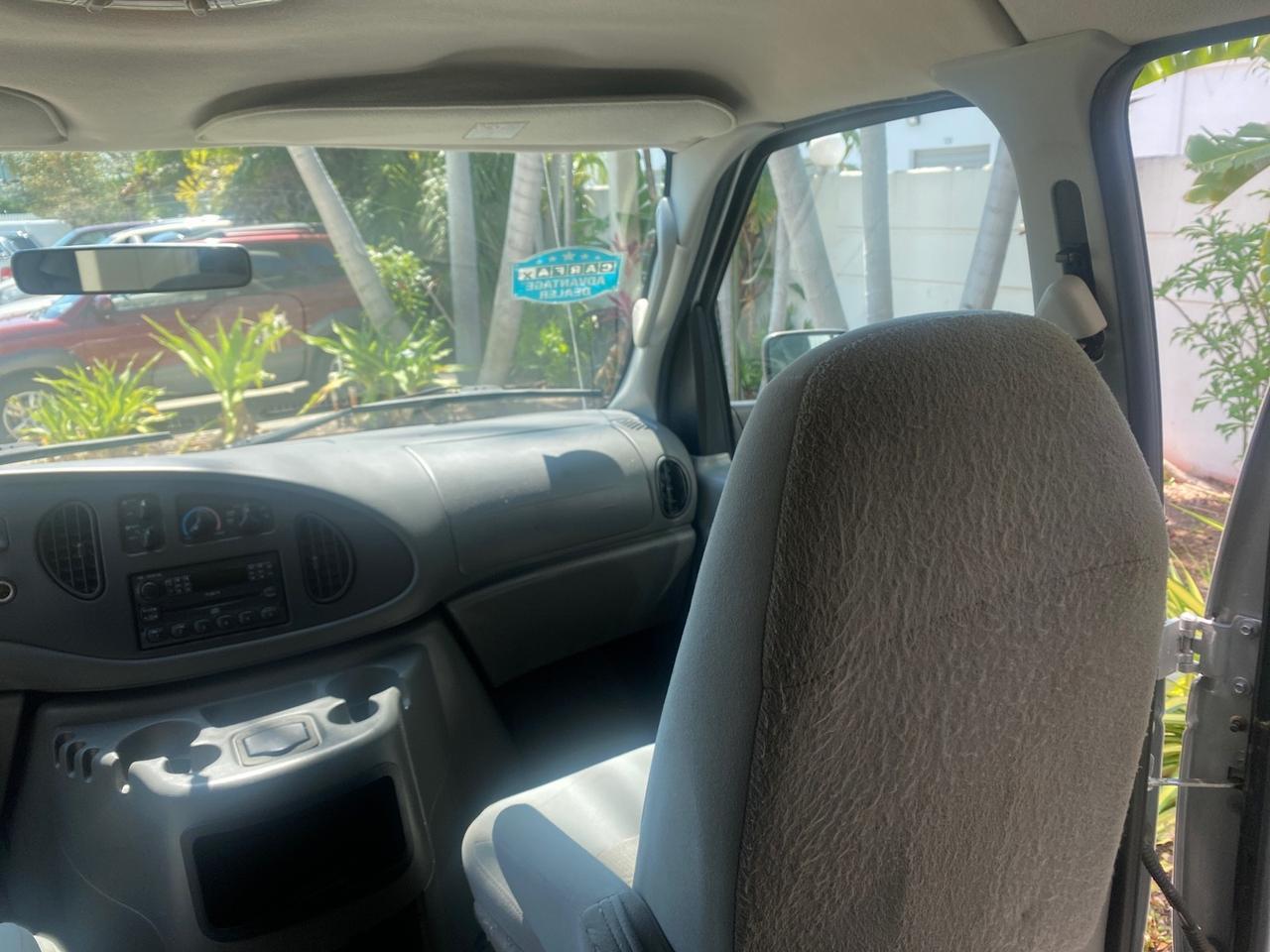2005 Ford Econoline Wagon XLT E350 15 PASS LOW MILES 64,510 Pompano Beach FL