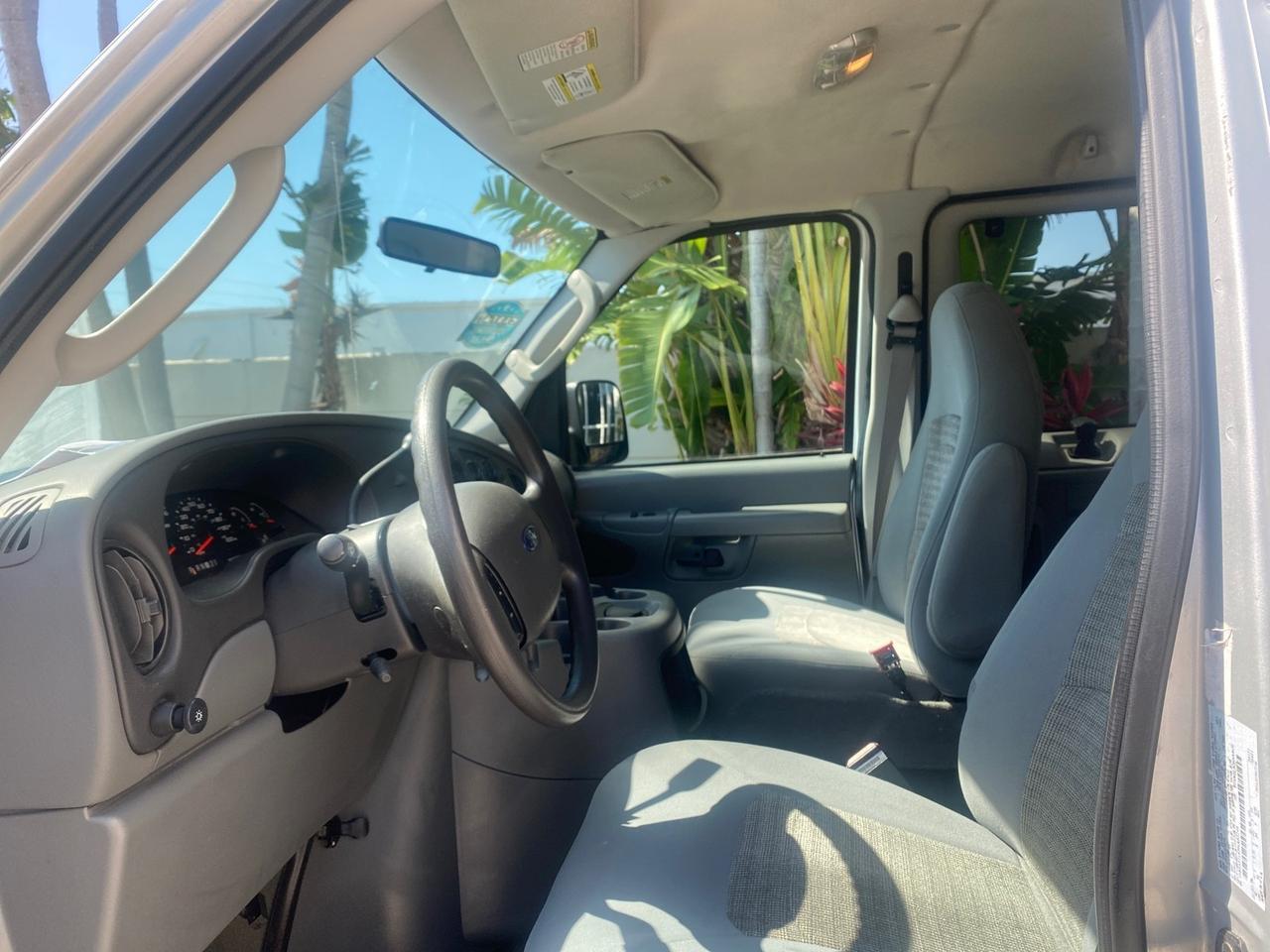 2005 Ford Econoline Wagon XLT E350 15 PASS LOW MILES 64,510 Pompano Beach FL