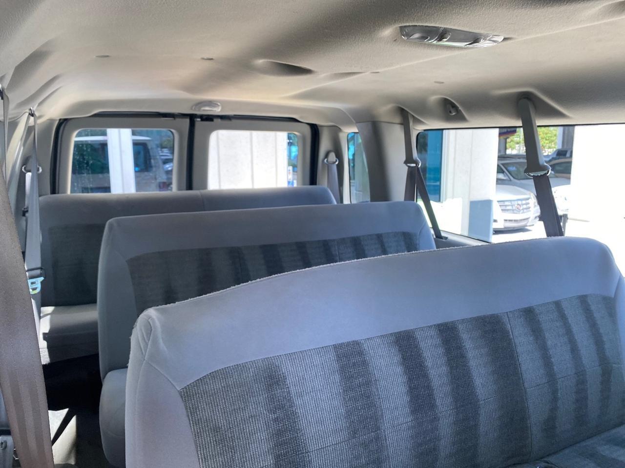2005 Ford Econoline Wagon XLT E350 15 PASS LOW MILES 64,510 Pompano Beach FL