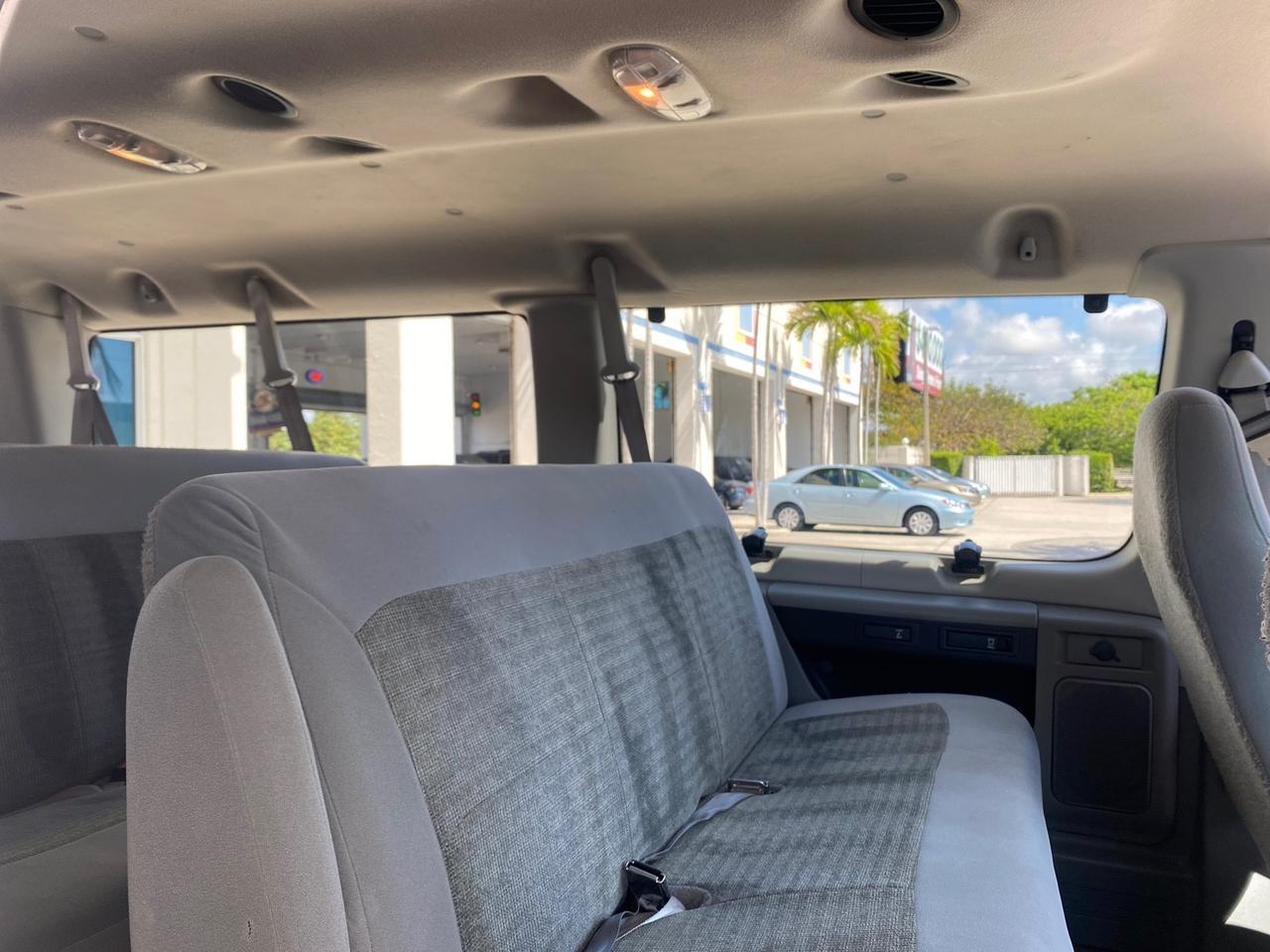 2005 Ford Econoline Wagon XLT E350 15 PASS LOW MILES 64,510 Pompano Beach FL