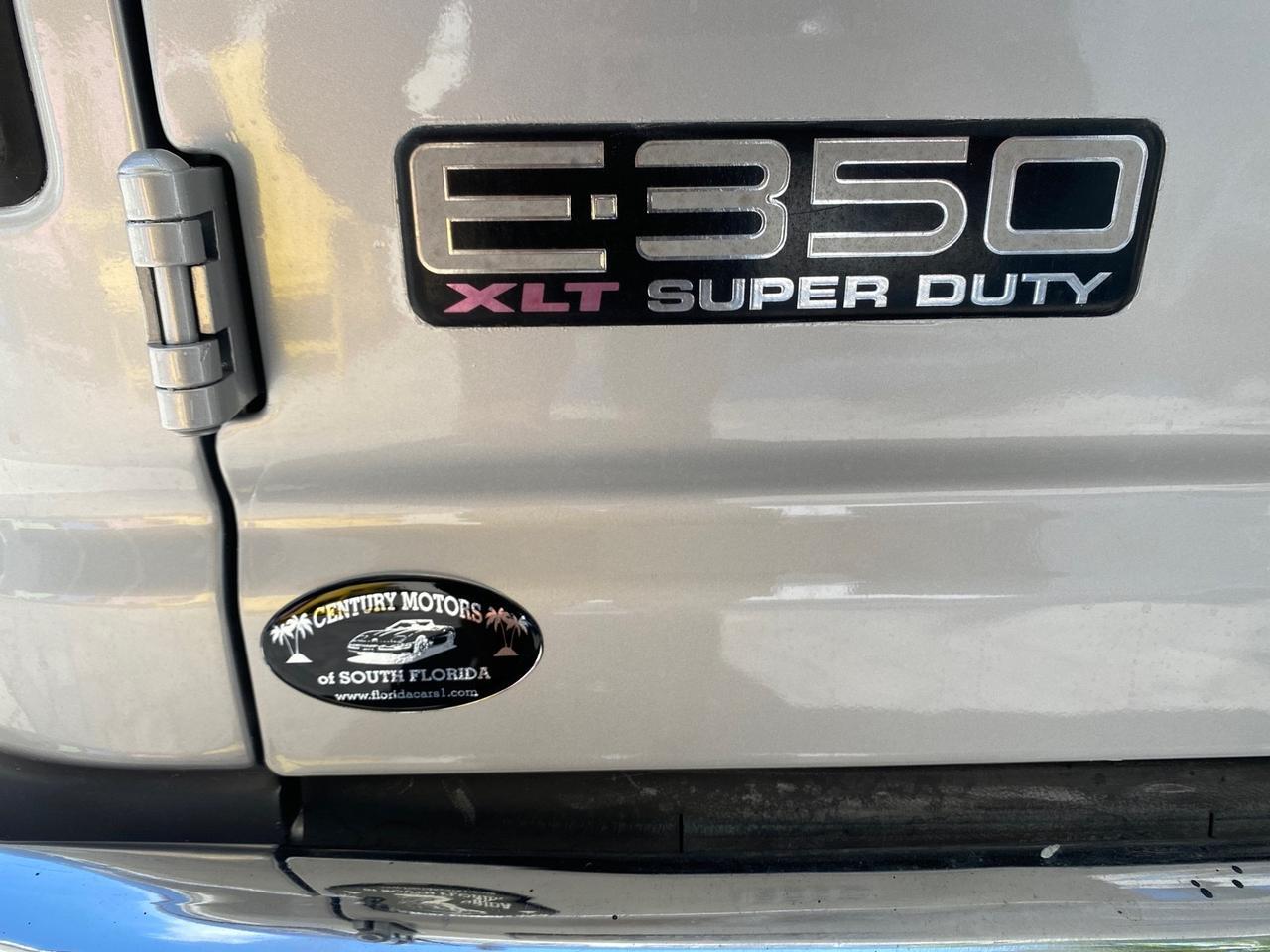 2005 Ford Econoline Wagon XLT E350 15 PASS LOW MILES 64,510 Pompano Beach FL