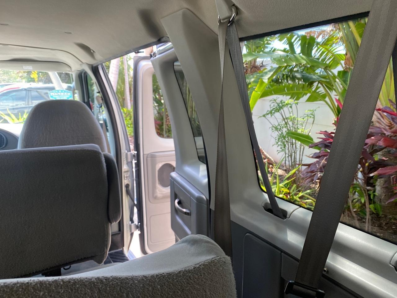 2005 Ford Econoline Wagon XLT E350 15 PASS LOW MILES 64,510 Pompano Beach FL