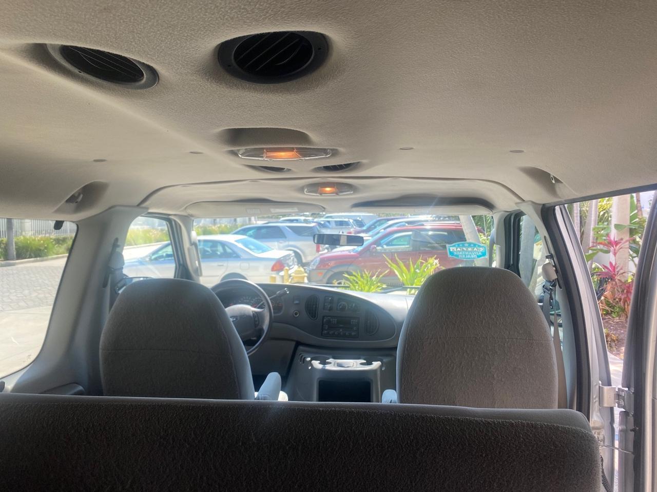 2005 Ford Econoline Wagon XLT E350 15 PASS LOW MILES 64,510 Pompano Beach FL