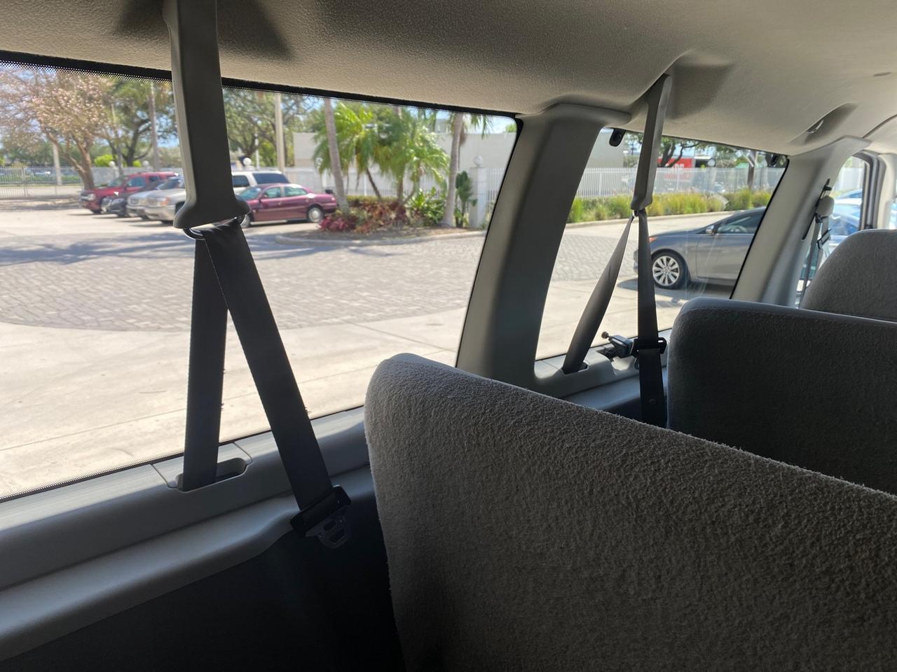 2005 Ford Econoline Wagon XLT E350 15 PASS LOW MILES 64,510 Pompano Beach FL