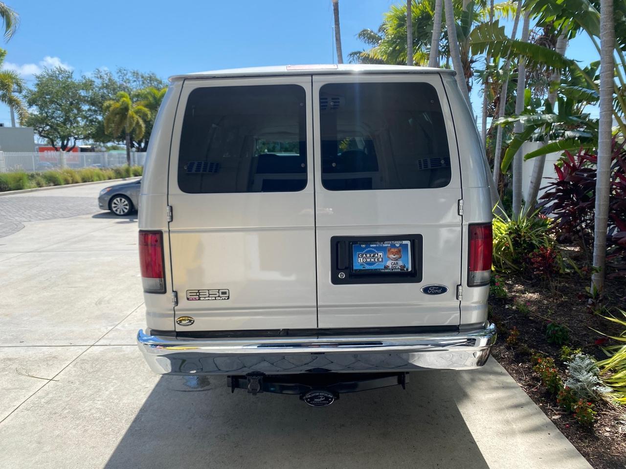 2005 Ford Econoline Wagon XLT E350 15 PASS LOW MILES 64,510 Pompano Beach FL
