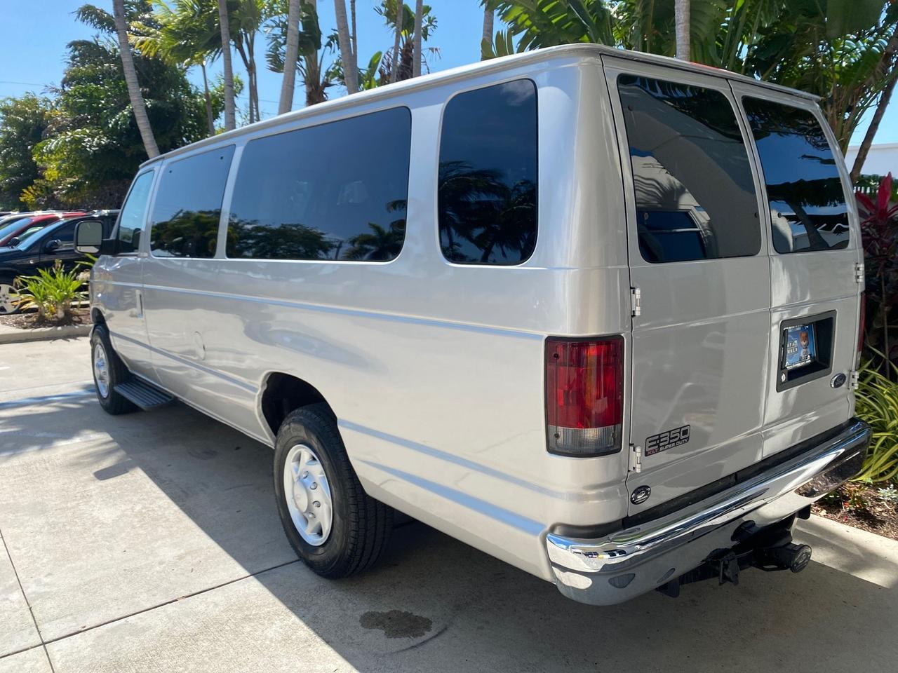 2005 Ford Econoline Wagon XLT E350 15 PASS LOW MILES 64,510 Pompano Beach FL